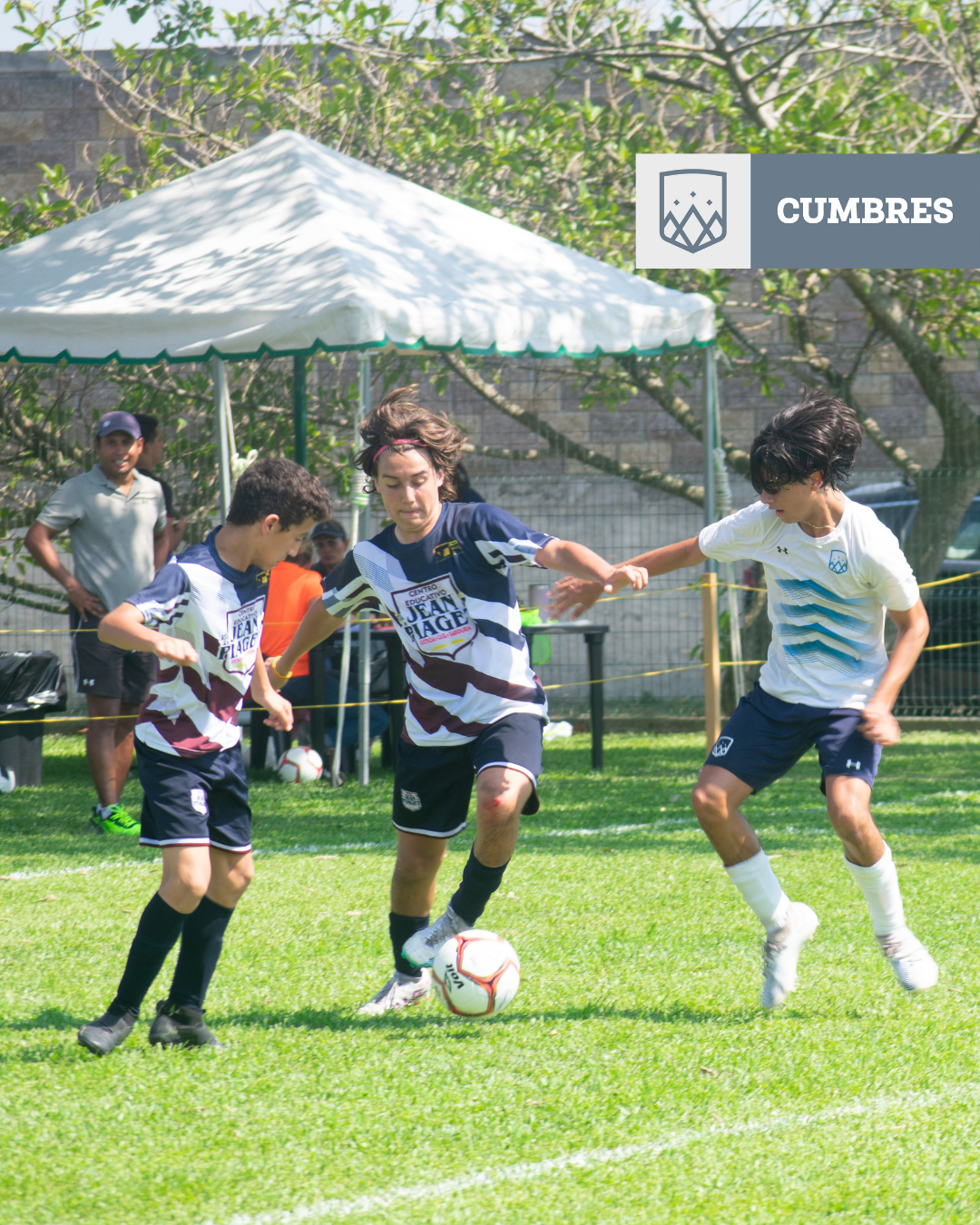 Alumnos de Cumbres Veracruz compitiendo en Fútbol en TID