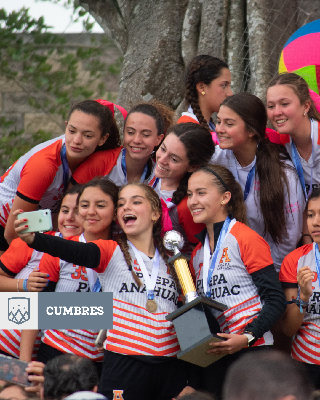 Equipo de fútbol femenil de Prepa Anáhuac ganadoras de TID